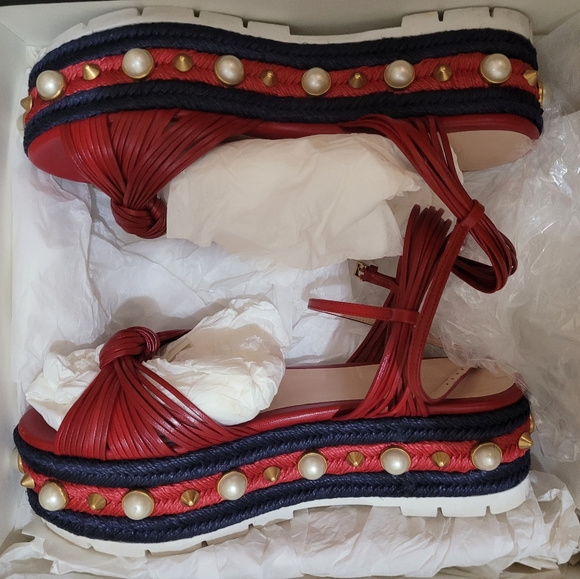 Authentic Gucci Sandals - Picture 2 of 5